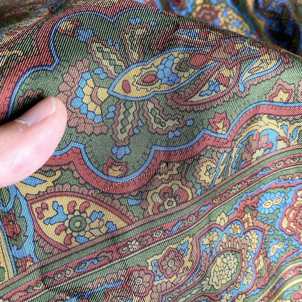 PIERRE BALMAIN Vintage Scarf in Maroon/Multicolor Paisley, VGUC - Picture 15 of 16